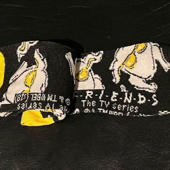 FRIENDS The TV Series Thanksgiving Turkey Bioworld Mid Calf Socks / Size 10-13 - Picture 2 of 4